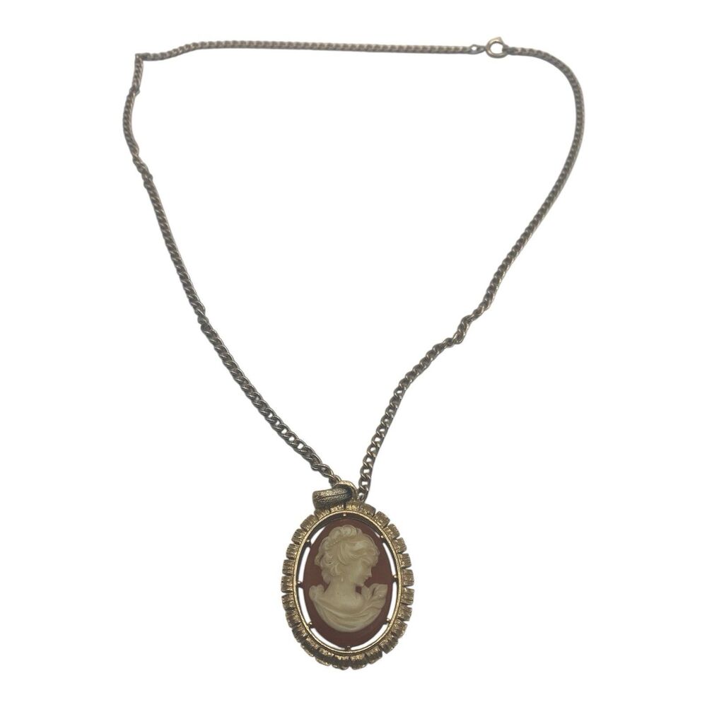 Reversable Vintage Avon Gold Toned Resin Cameo Pendant w/ Gold Tone 24" Chain